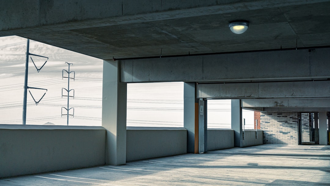 Amplio Estacionamiento